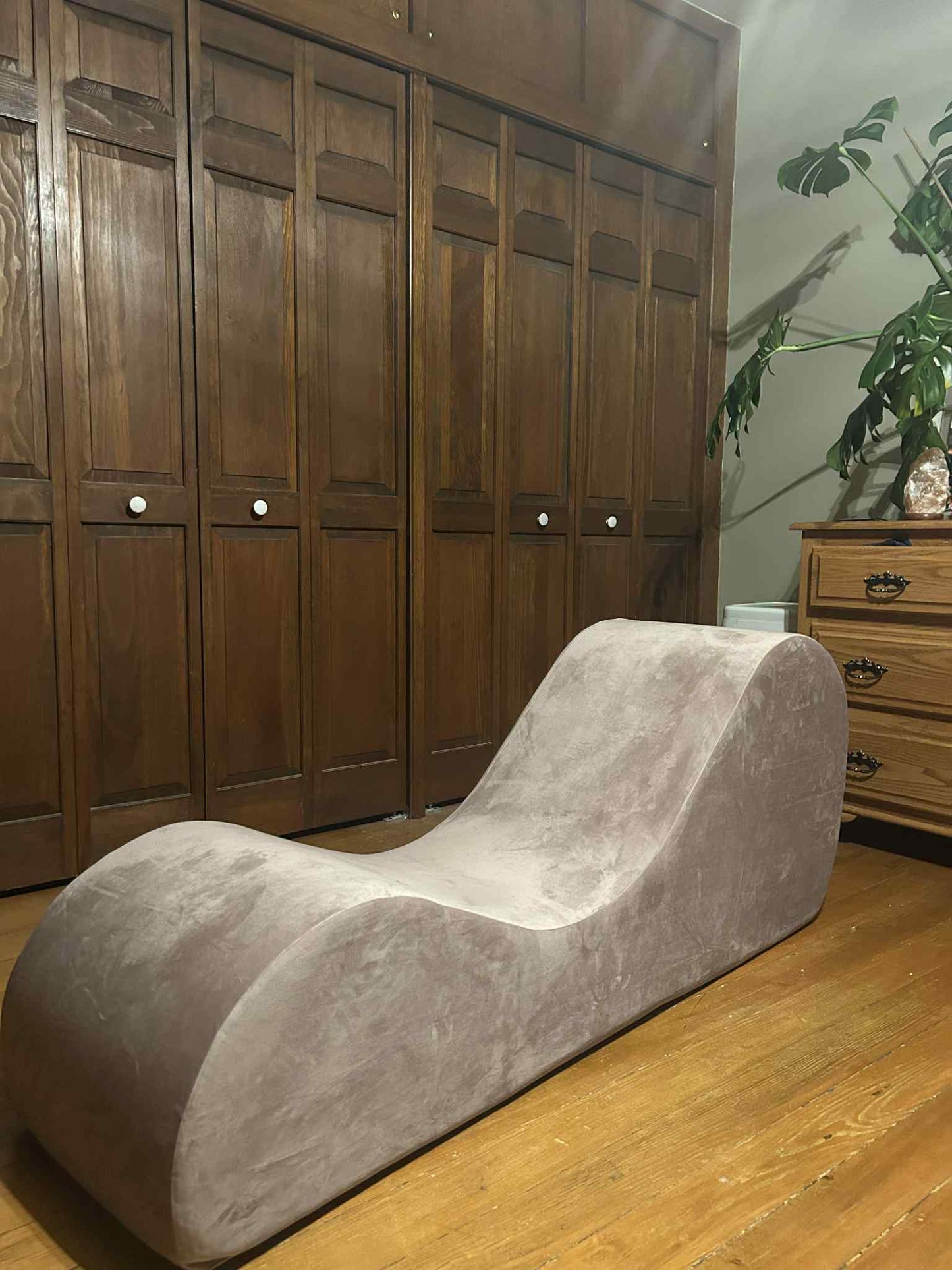 Cello Chaise – Standard & Valkyrie Editions